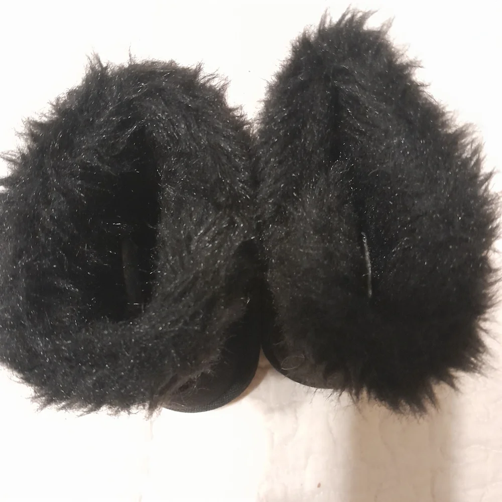 Place 🙋‍♀️ girls' boots